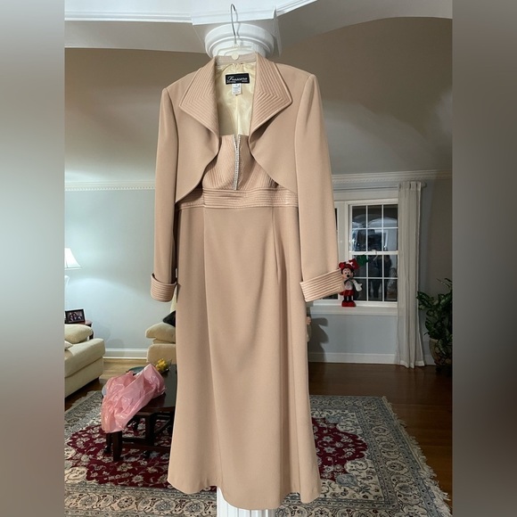 Franscara Beker Toronto tan satin special occasion formal gown & jacket - Picture 1 of 10